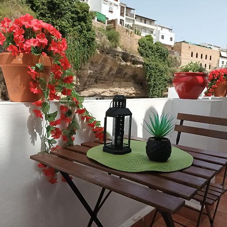 Casa Bajo La Roca Villa Setenil De Las Bodegas Luaran gambar