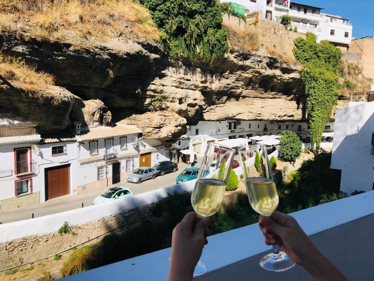 Casa Bajo La Roca Villa Setenil De Las Bodegas Luaran gambar